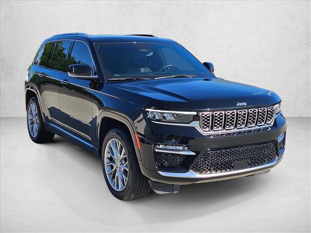 Used 2023 Jeep Grand Cherokee Summit w/ Luxury Tech Group V AWD/4WD image 3