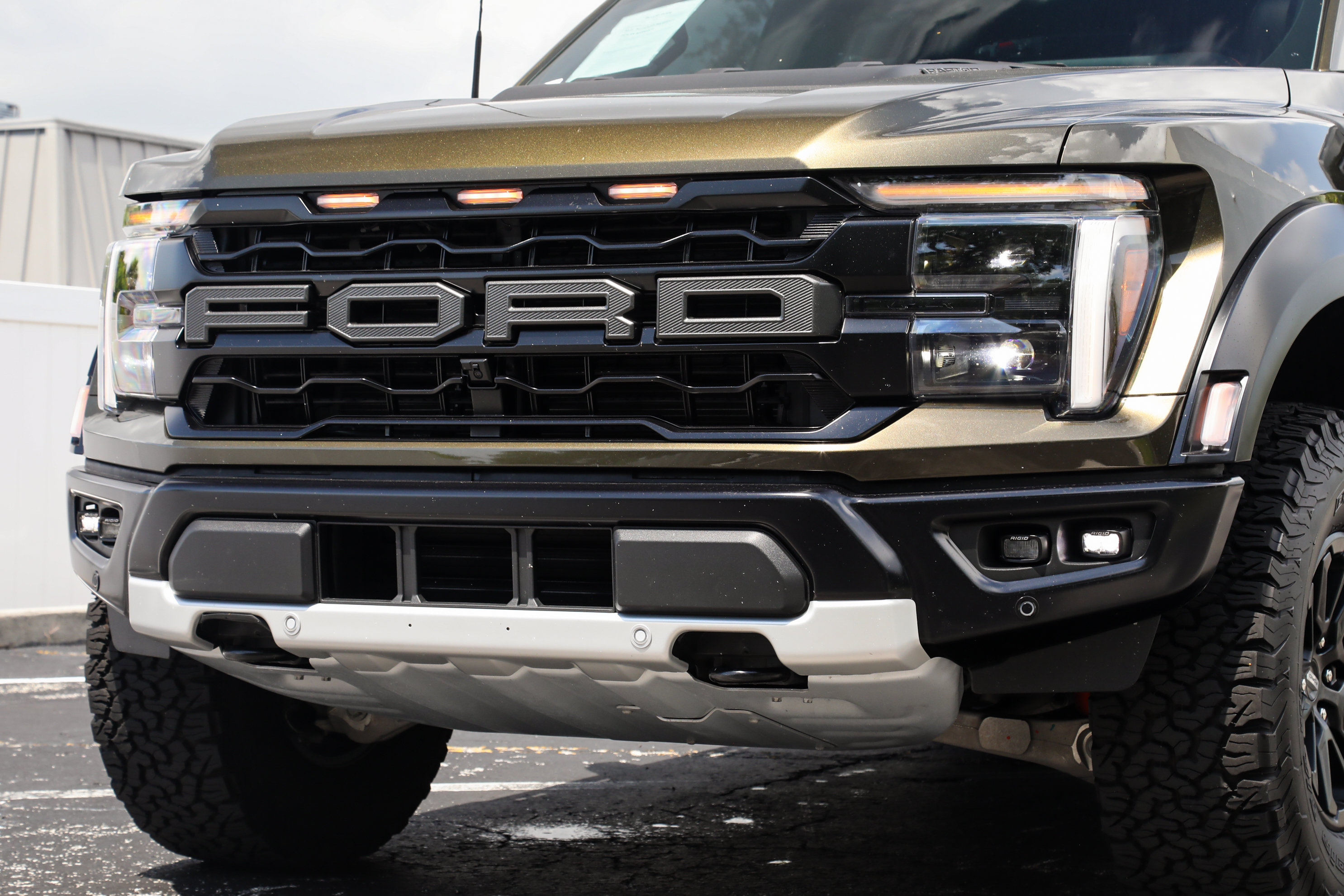 Used 2025 Ford F150 Raptor AWD/4WD image 11