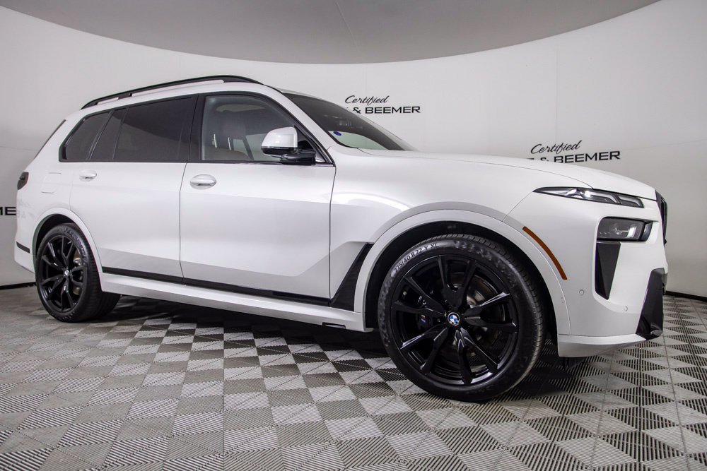 Used 2026 BMW X7 xDrive40i w/ M Sport Package AWD/4WD image 2
