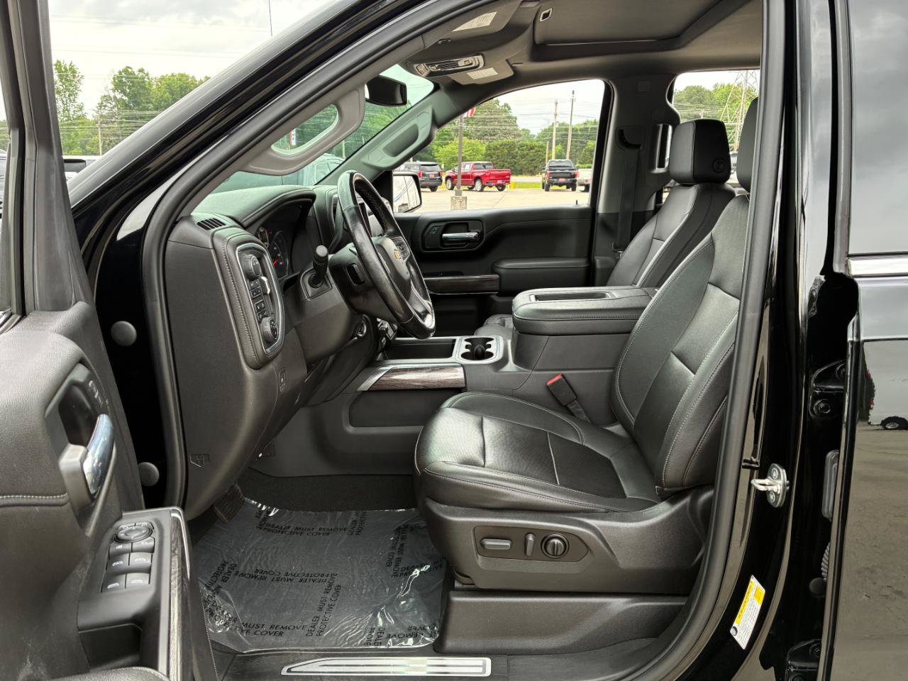 Used 2022 Chevrolet Silverado 1500 LTZ w/ Z71 Off-Road Package AWD/4WD image 13