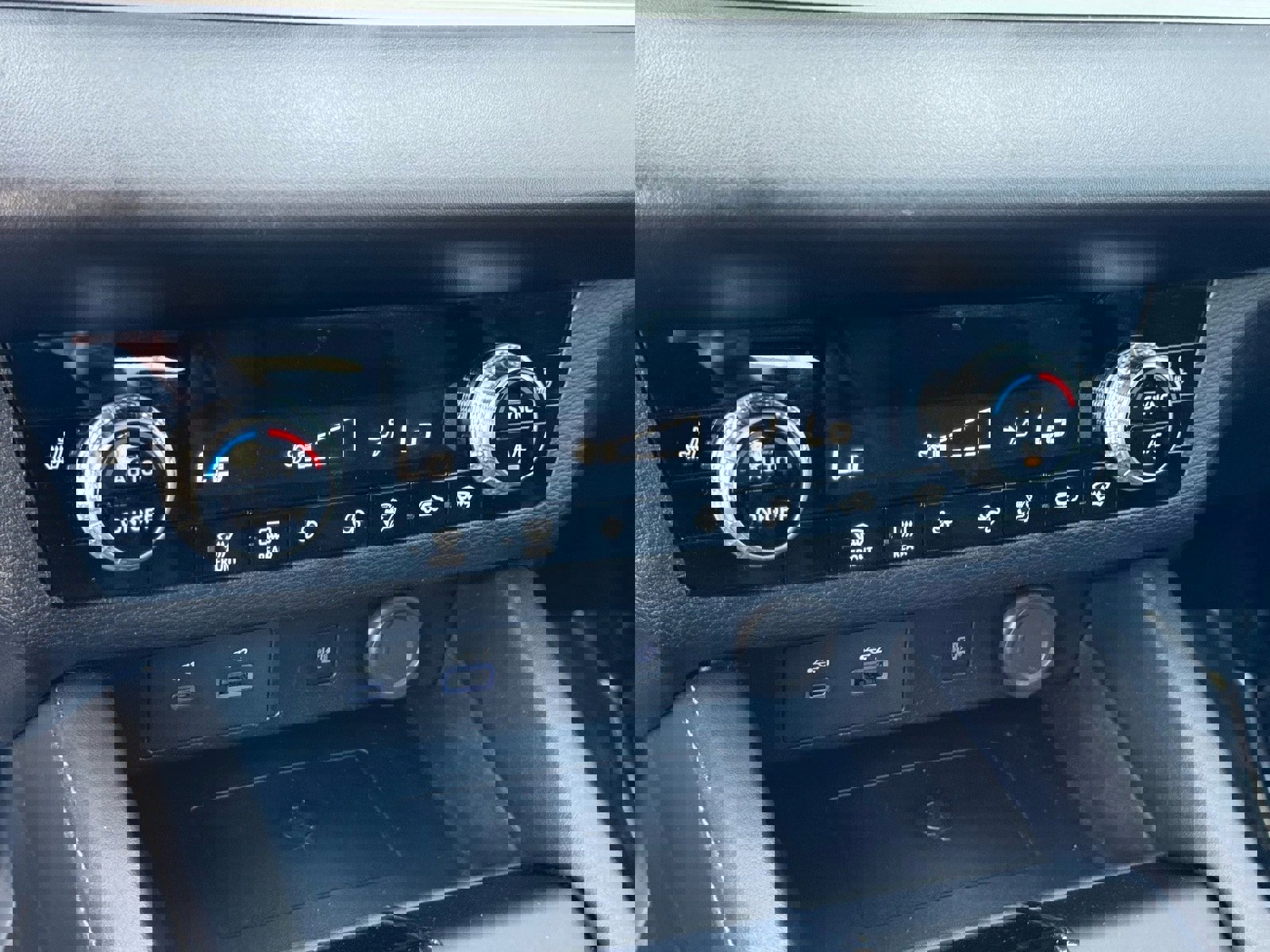 Used 2022 Mitsubishi Outlander SE image 29