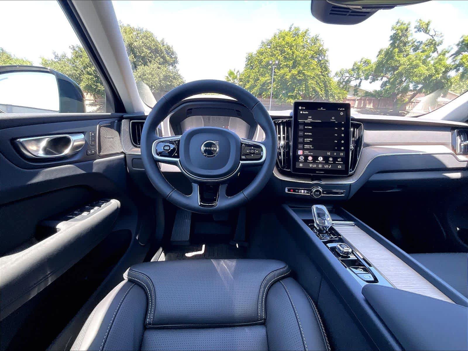 New 2026 Volvo XC60 T8 Ultra w/ Climate Package AWD/4WD image 15