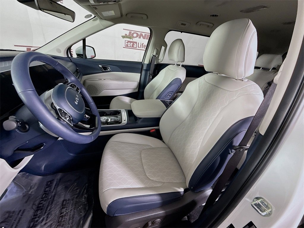 Used 2026 Kia Carnival EX image 26