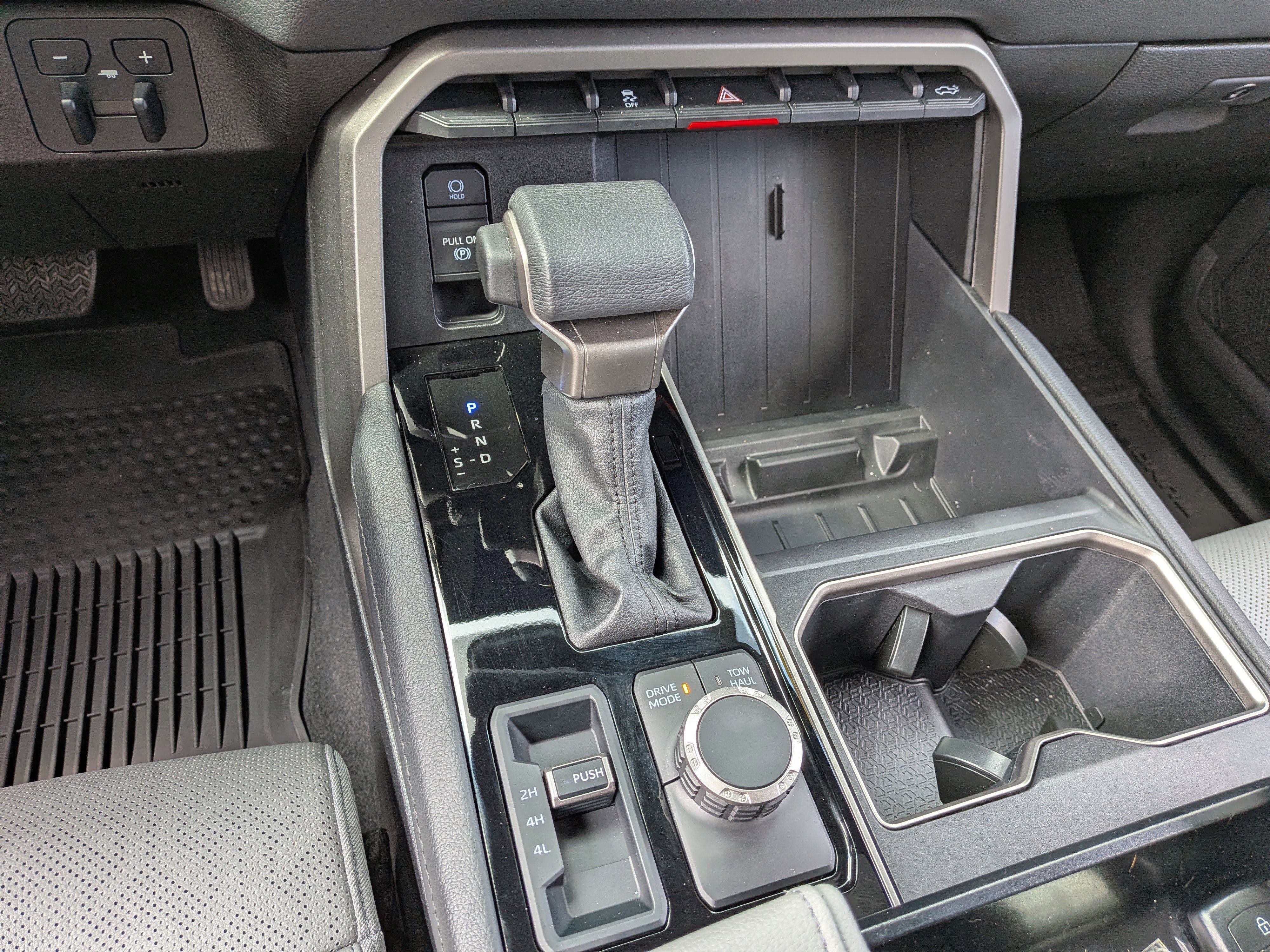 Used 2025 Toyota Tundra Limited AWD/4WD image 30