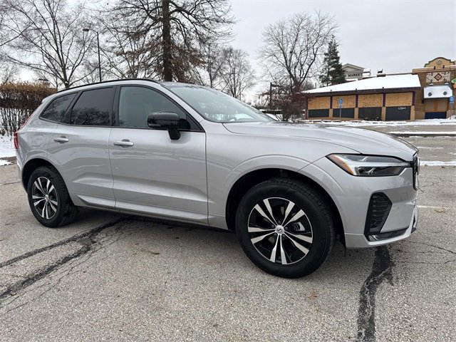 Used 2024 Volvo XC60 B5 Core image 7