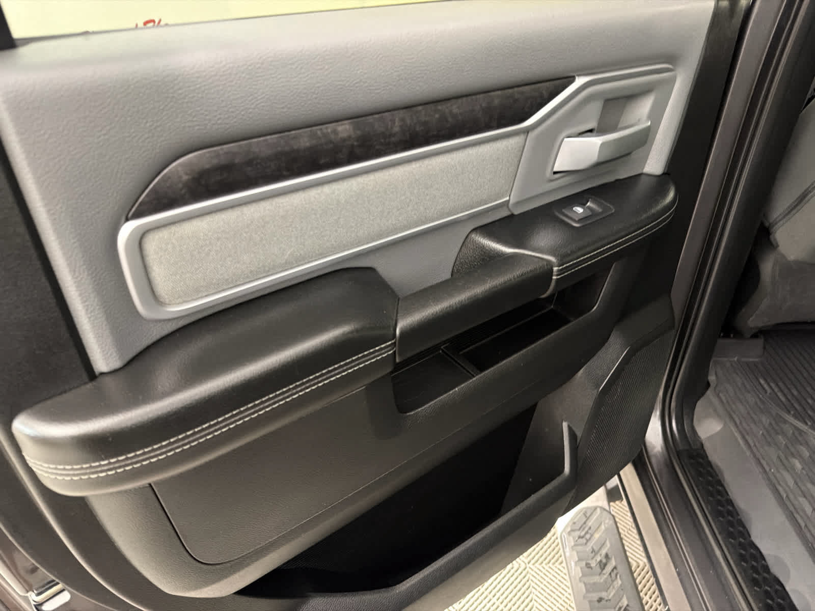 Used 2022 RAM 2500 Big Horn AWD/4WD image 22