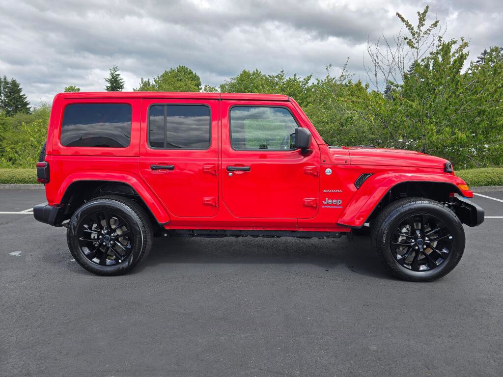 Used 2024 Jeep Wrangler Unlimited Sahara image 3