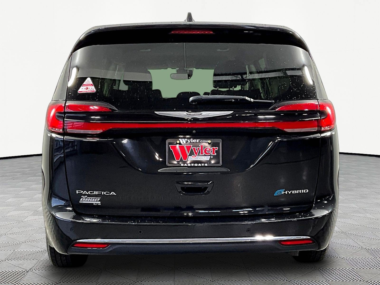 Used 2022 Chrysler Pacifica Touring-L FWD image 5