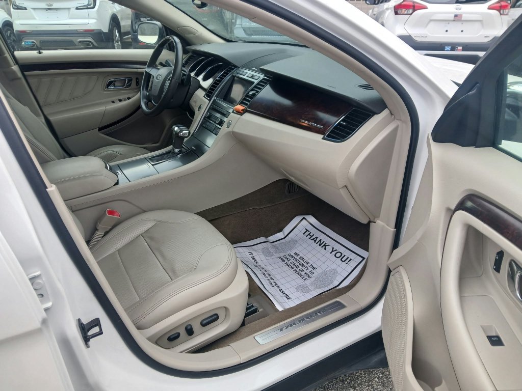 Used 2012 Ford Taurus Limited FWD image 10
