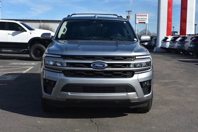 Used 2023 Ford Expedition XLT image 2