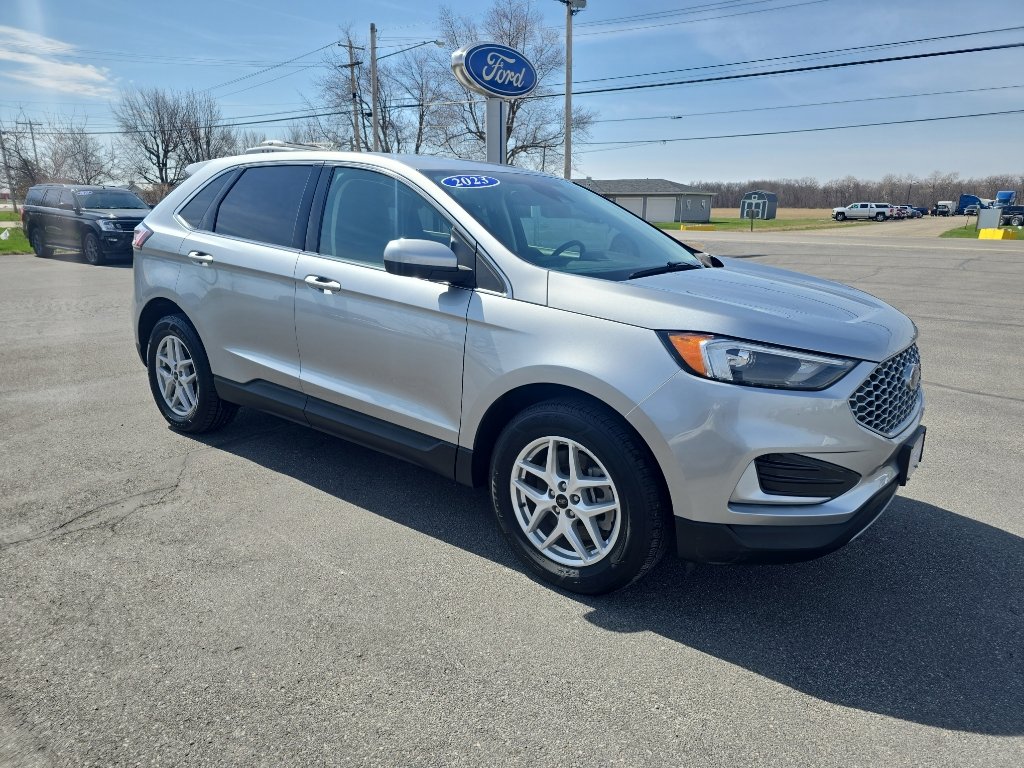Used 2023 Ford Edge SEL AWD/4WD image 7