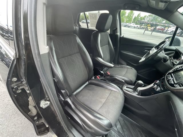 Used 2019 Chevrolet Trax LT w/ LT Convenience Package FWD image 26