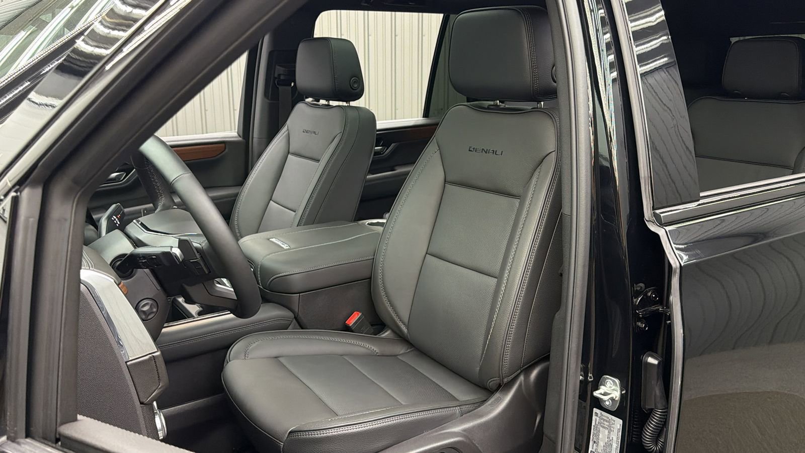 Used 2026 GMC Yukon Denali w/ Sun & Power Step Package AWD/4WD image 20