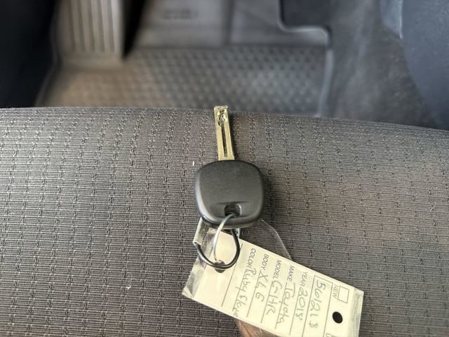 Used 2018 Toyota C-HR XLE image 28