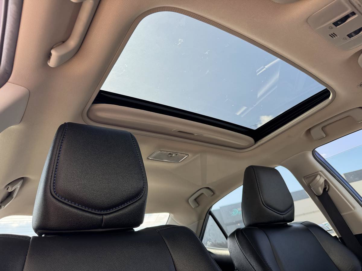 Used 2017 Toyota Corolla SE FWD image 15