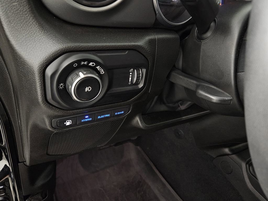 Used 2023 Jeep Wrangler Unlimited image 24