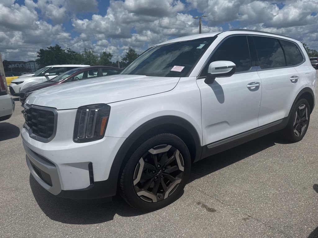 Used 2024 Kia Telluride S image 8