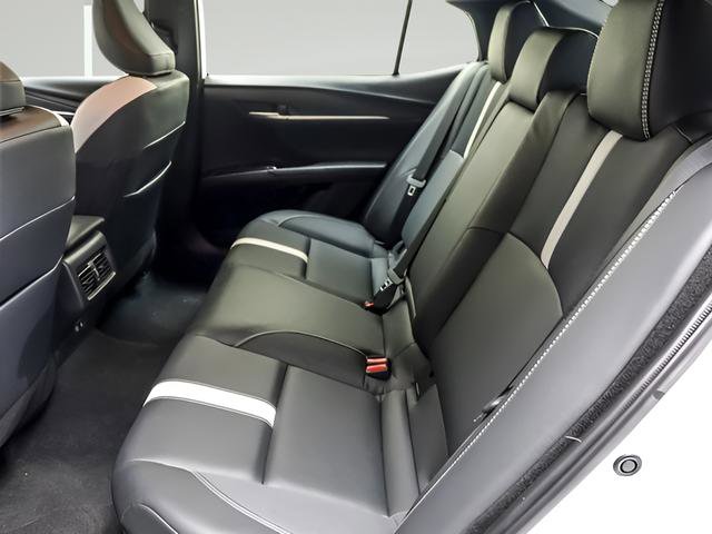 Certified 2025 Toyota Camry SE image 9