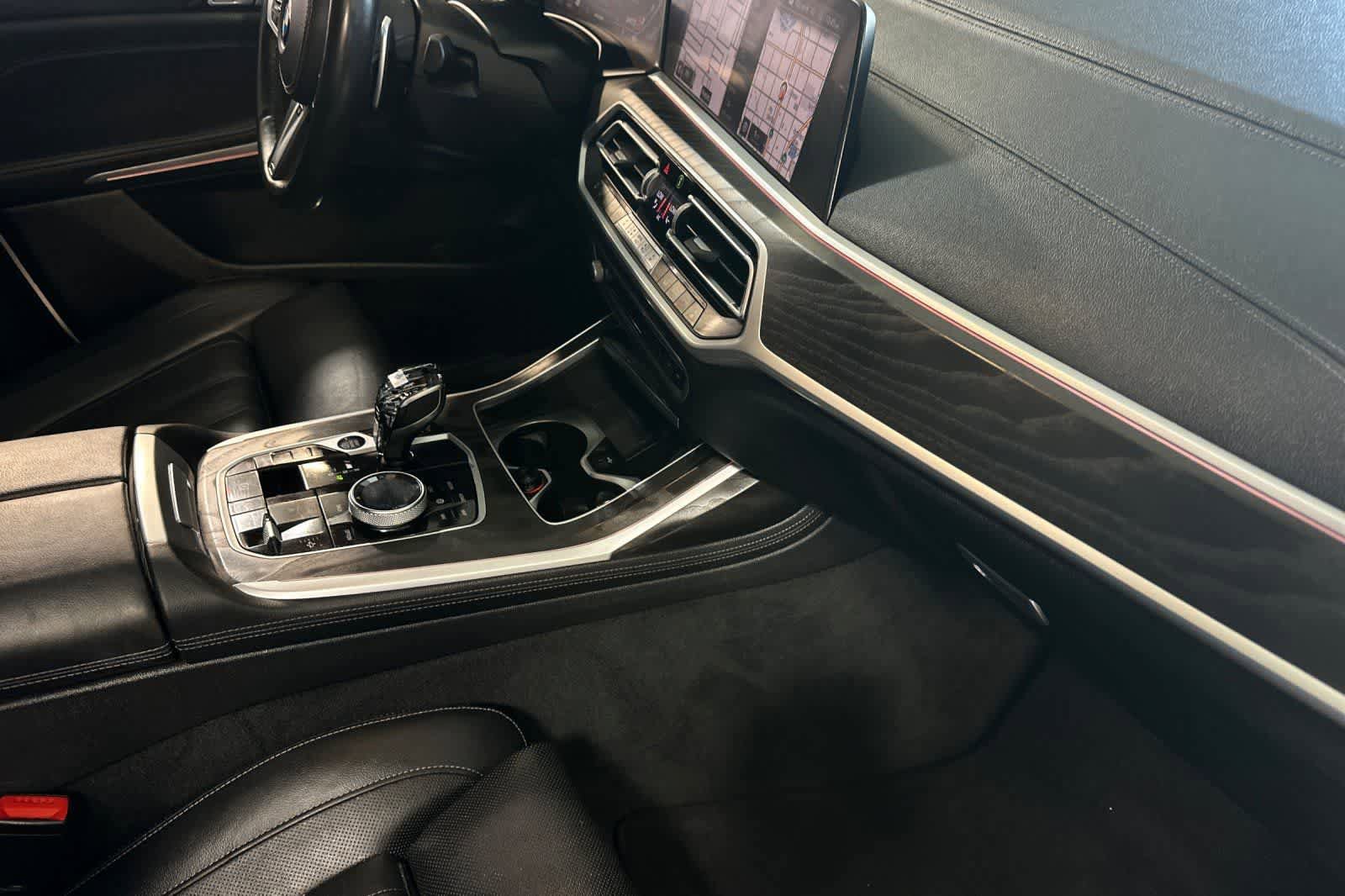 Used 2020 BMW X7 M50i AWD/4WD image 18