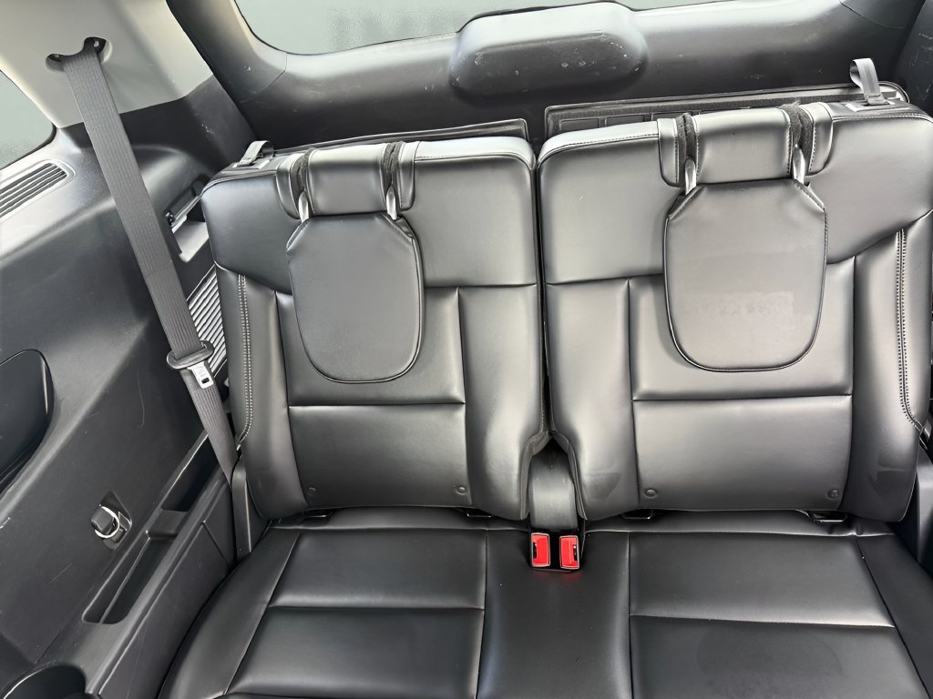 Used 2021 Ford Explorer XLT w/ Equipment Group 202A AWD/4WD image 13