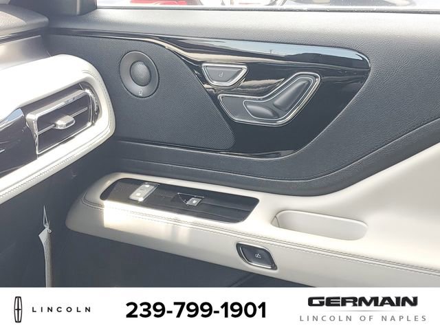 New 2025 Lincoln Aviator AWD w/ Equipment Group 101A image 26