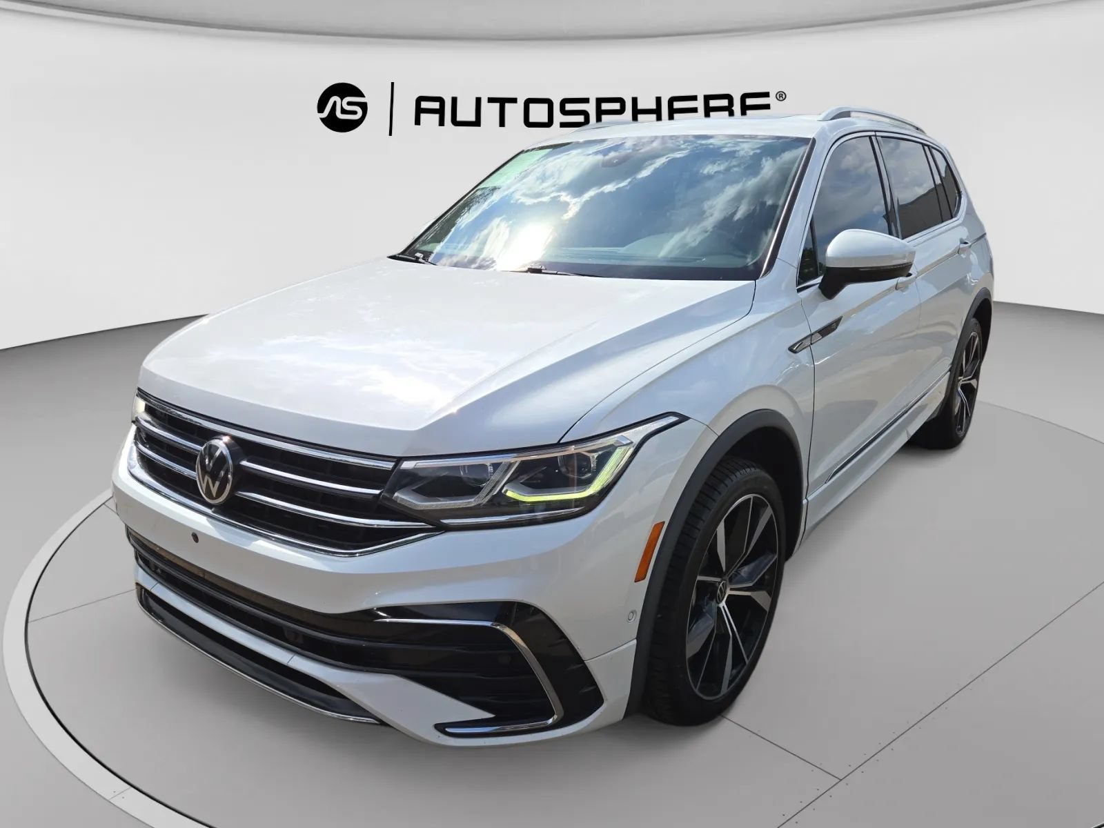 Used 2022 Volkswagen Tiguan SEL R-Line AWD/4WD image 3