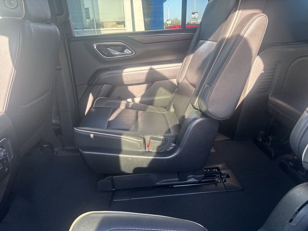 Used 2023 Chevrolet Suburban Premier image 15