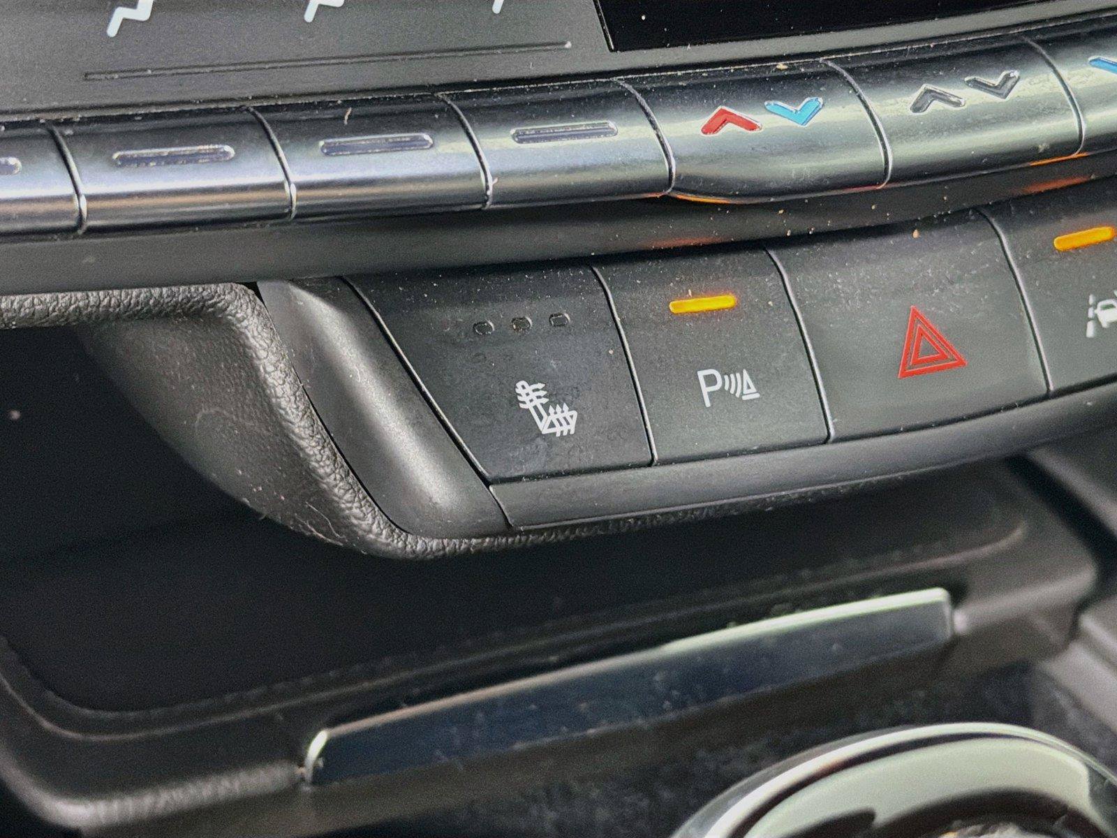 Used 2020 Cadillac XT4 Premium Luxury w/ Cold Weather Package AWD/4WD image 24