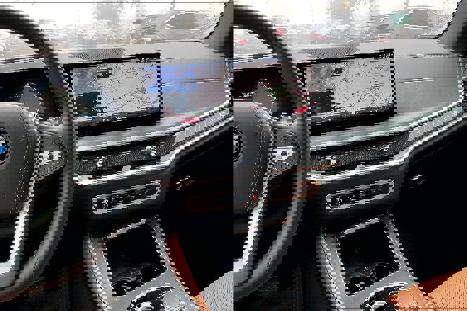 Used 2025 BMW X5 xDrive40i w/ Parking Assistance Package image 8