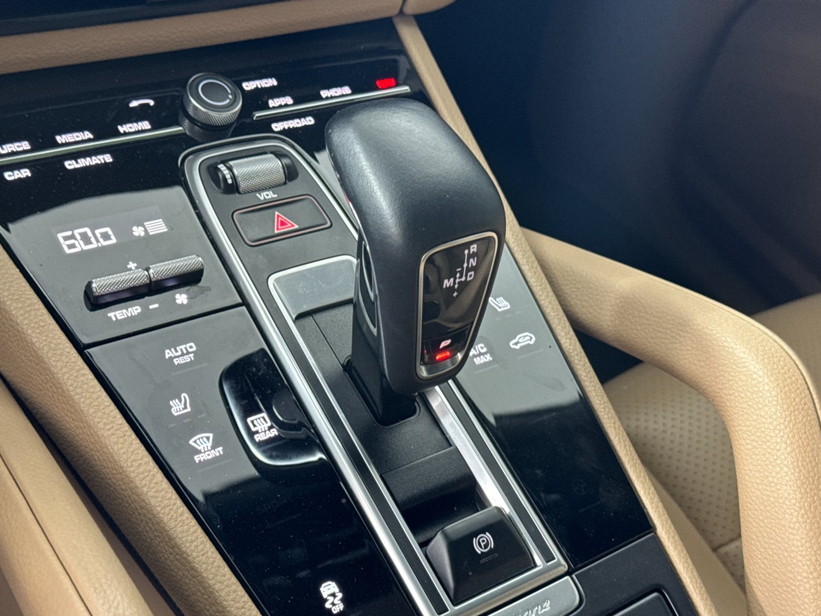 Certified 2023 Porsche Cayenne AWD/4WD image 22