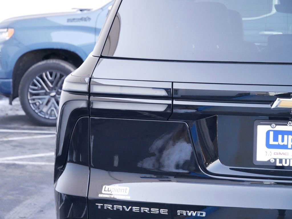New 2026 Chevrolet Traverse High Country w/ LPO, Floor Liner Package AWD/4WD image 6