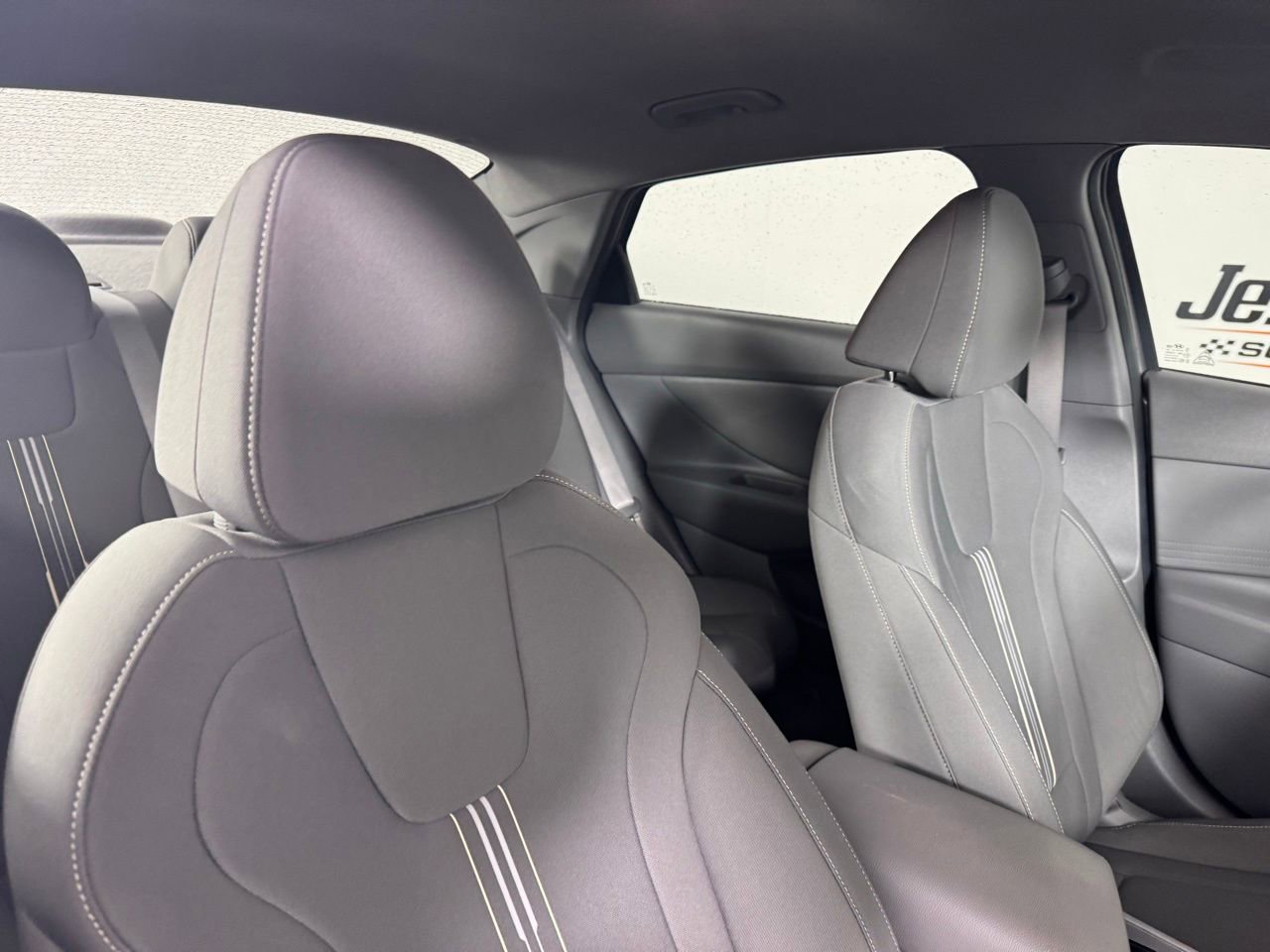 Used 2022 Hyundai Elantra SEL image 30