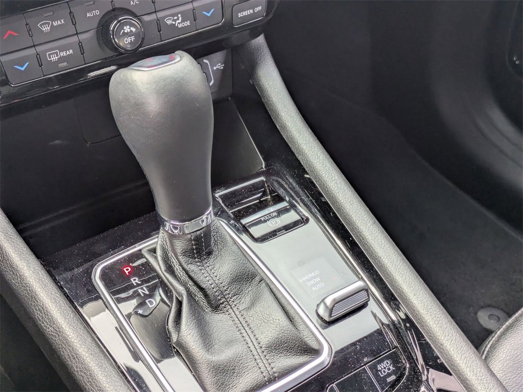 Used 2025 Jeep Compass Limited image 23