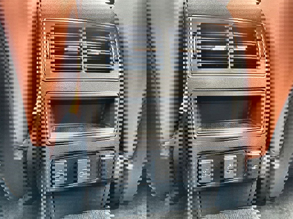 New 2026 Jaguar F-PACE R-Dynamic S image 16