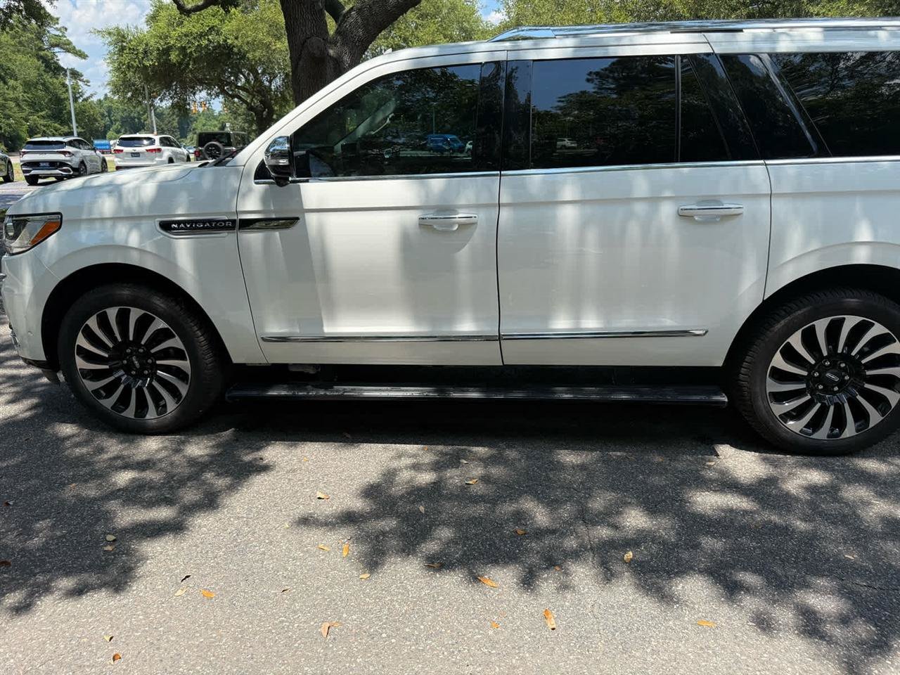 Used 2023 Lincoln Navigator L Black Label AWD/4WD image 9
