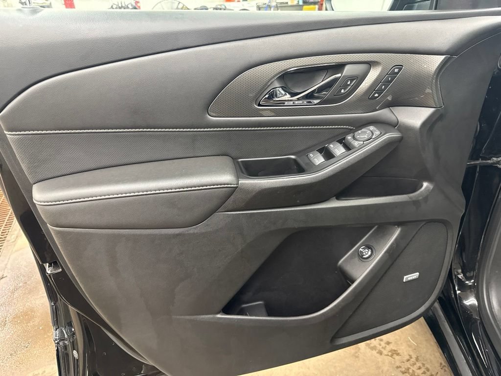 Used 2023 Chevrolet Traverse Premier AWD/4WD image 21