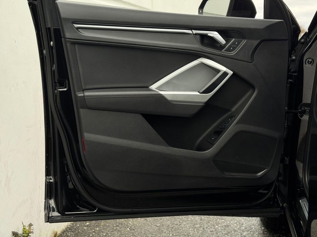 Used 2022 Audi Q3 2.0T Premium w/ Convenience Package image 10