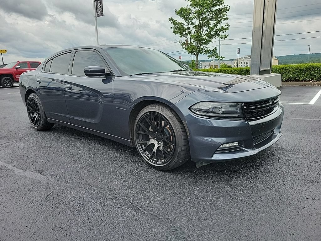 Used 2018 Dodge Charger R/T RWD image 3