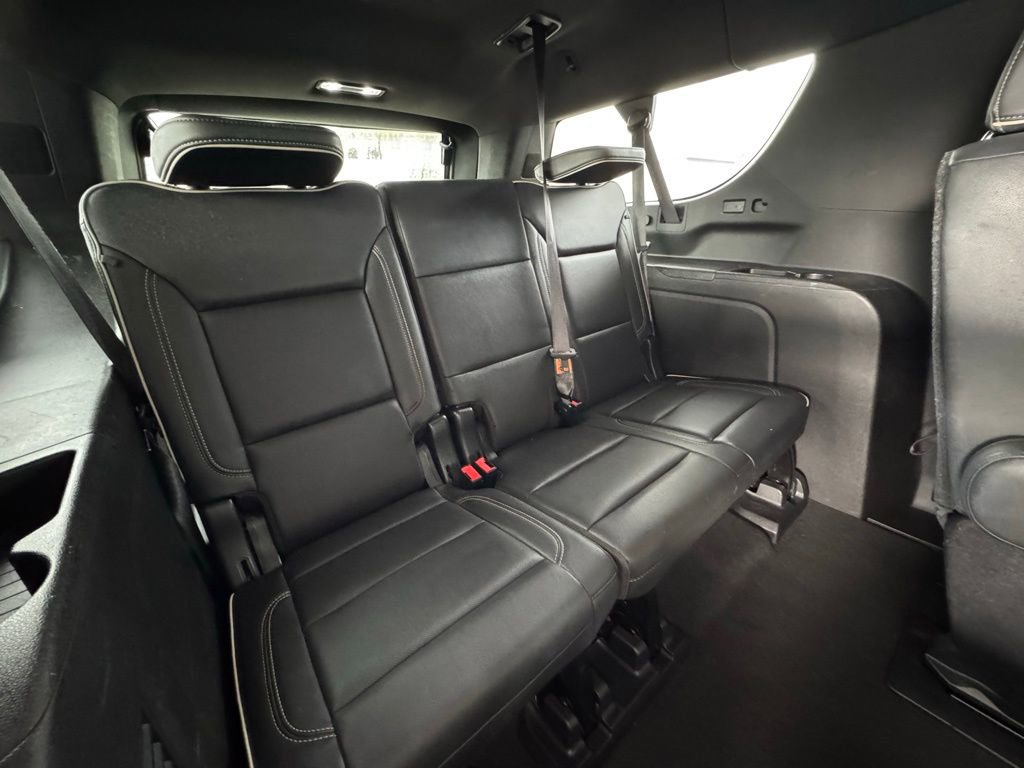 Used 2021 Chevrolet Suburban Premier w/ Premium Package RWD image 28