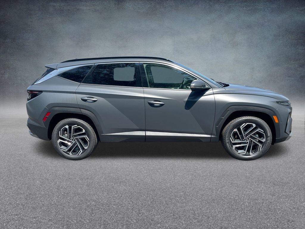 New 2025 Hyundai Tucson Limited image 32