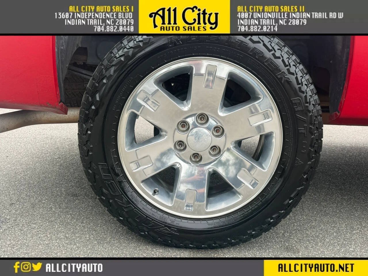 Used 2011 Chevrolet Silverado 1500 LTZ w/ LTZ Plus Package AWD/4WD image 14
