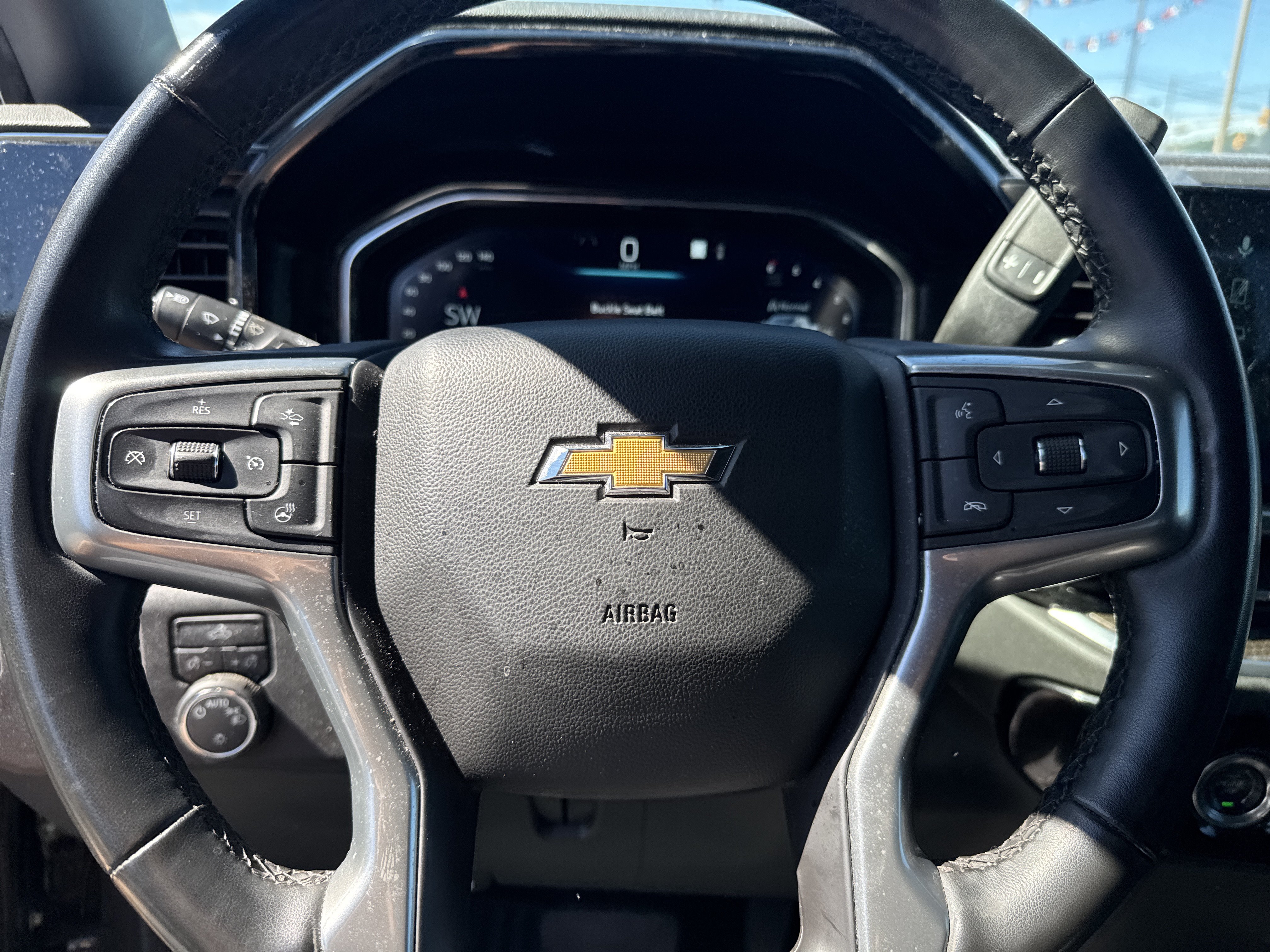 Used 2023 Chevrolet Silverado 1500 LT AWD/4WD image 17