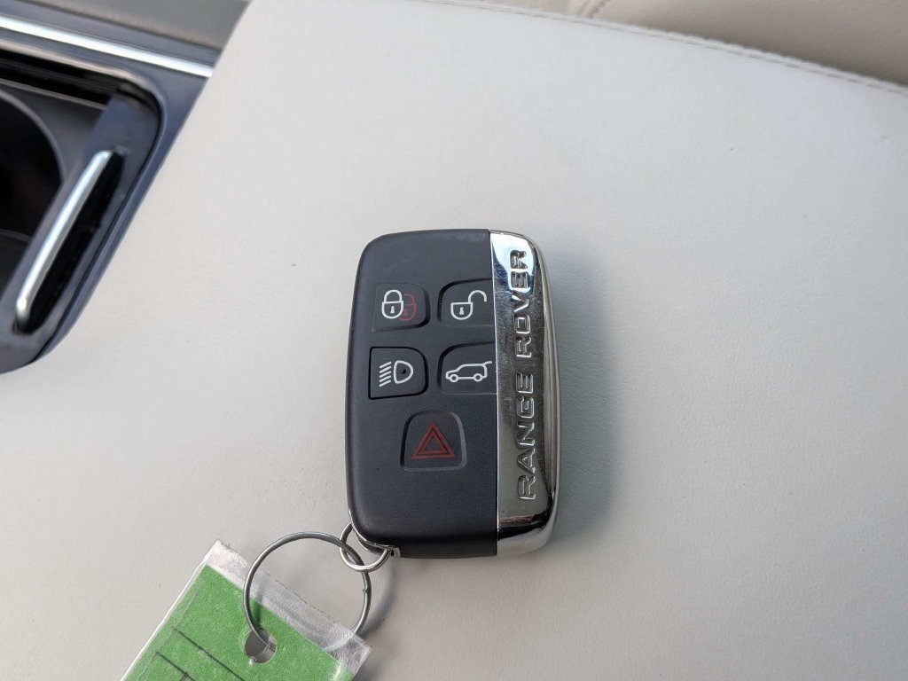 Used 2020 Jaguar F-PACE Portfolio AWD/4WD image 30