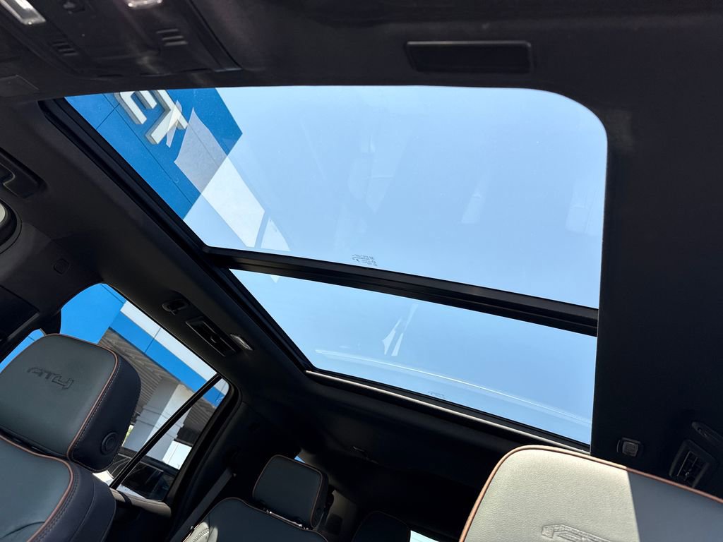 Used 2025 GMC Yukon AT4 w/ AT4 Premium Package image 22