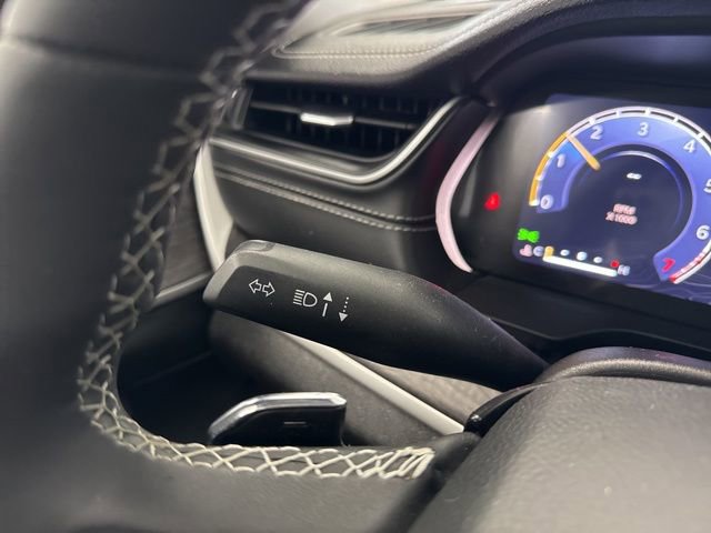 Used 2023 Jeep Grand Cherokee Limited image 37