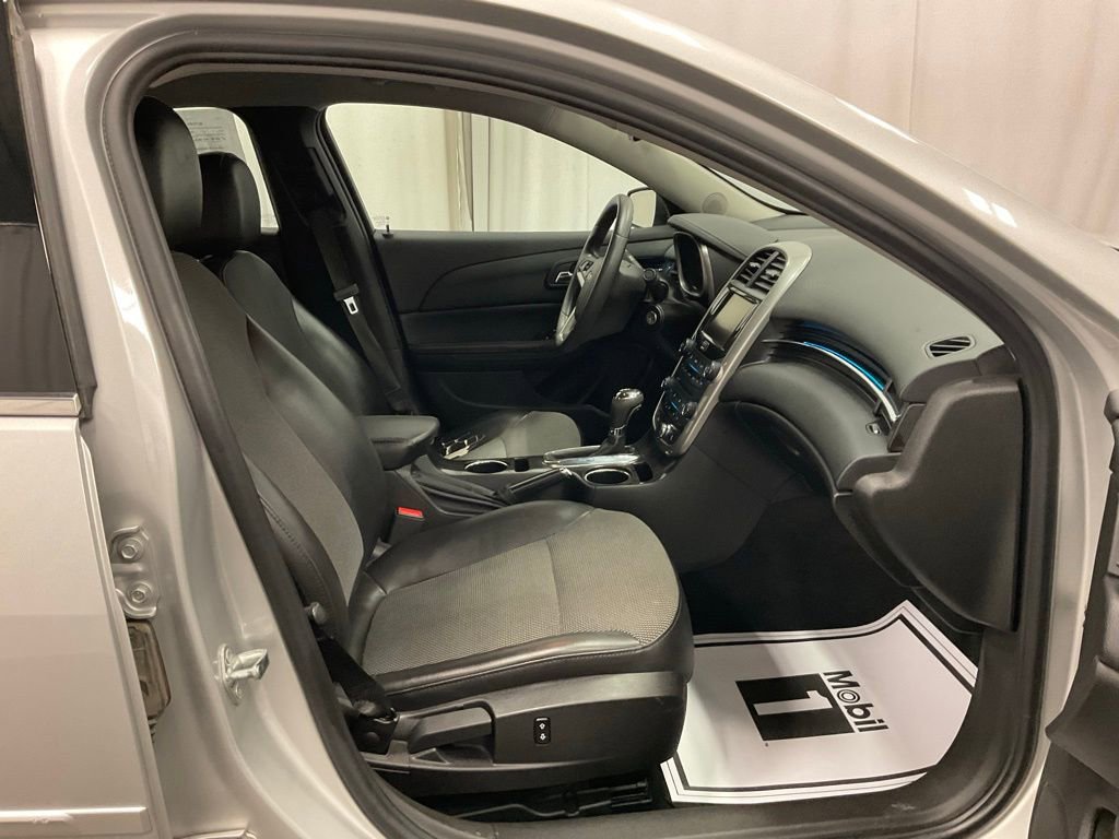 Used 2015 Chevrolet Malibu LT w/ Power Convenience Package image 27