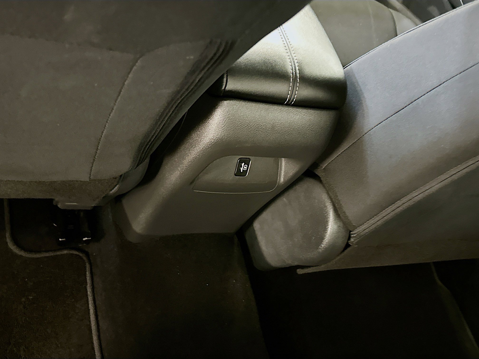 Used 2025 Nissan Sentra SV image 27