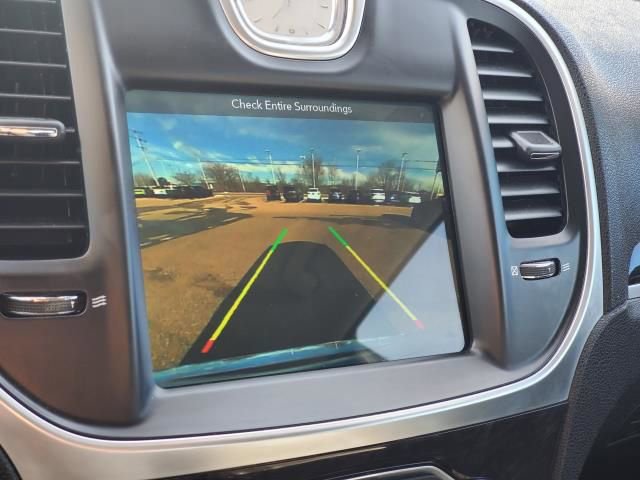 Used 2018 Chrysler 300 Limited image 29