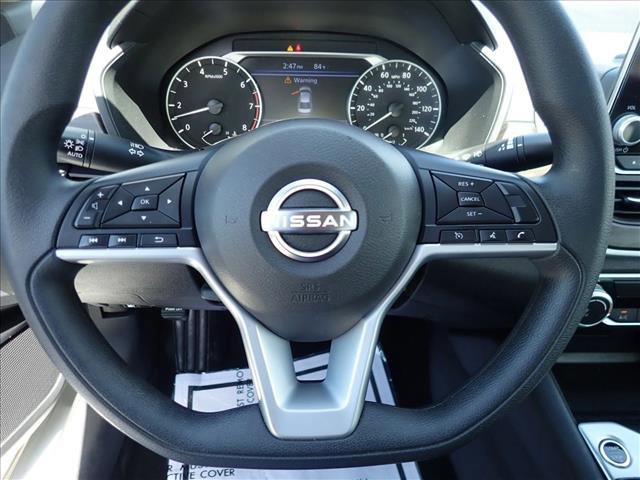 Used 2025 Nissan Altima 2.5 SV FWD image 12