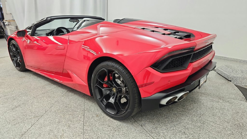 Used 2017 Lamborghini Huracan LP 580-2 RWD image 16